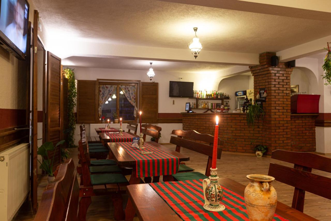 Pensiunea Si Restaurant Erdo 奥多尔黑塞库耶斯克 外观 照片