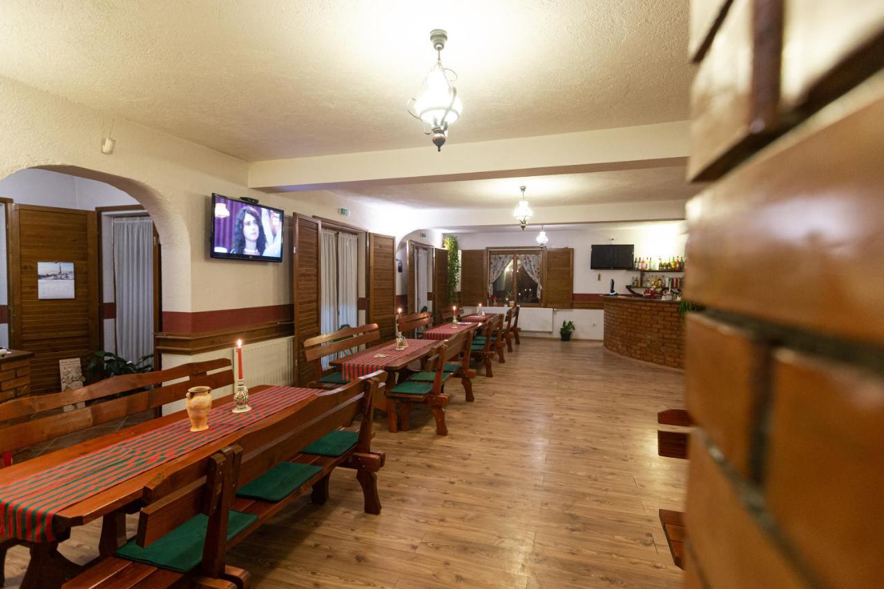 Pensiunea Si Restaurant Erdo 奥多尔黑塞库耶斯克 外观 照片