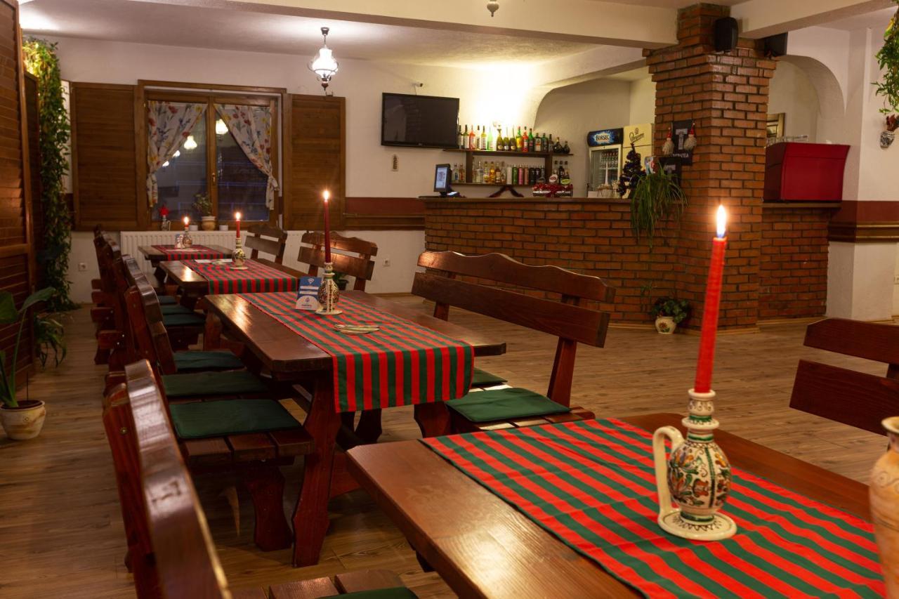 Pensiunea Si Restaurant Erdo 奥多尔黑塞库耶斯克 外观 照片
