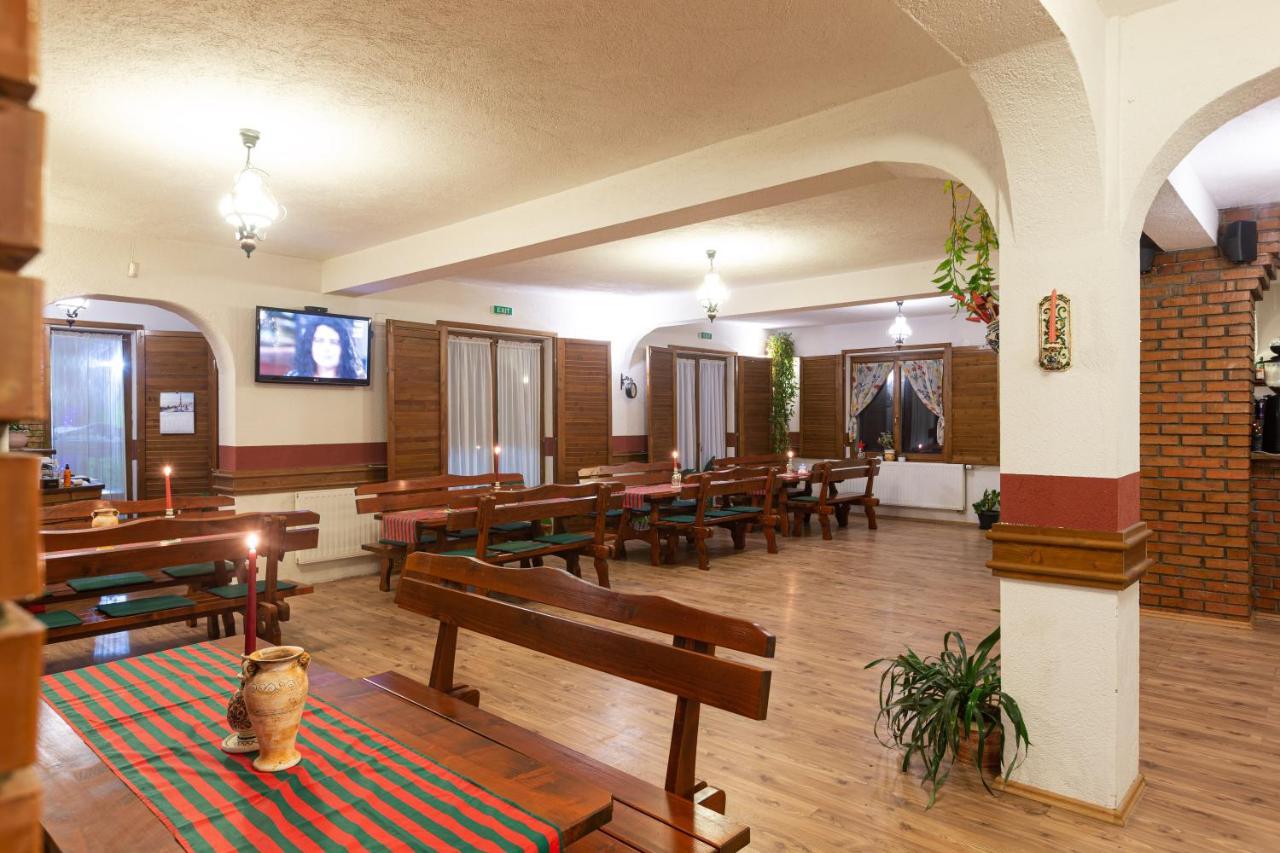 Pensiunea Si Restaurant Erdo 奥多尔黑塞库耶斯克 外观 照片